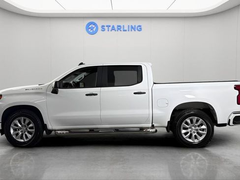 Used 2020 Chevrolet Silverado 1500 Custom w/ Custom Value Package RWD image 3