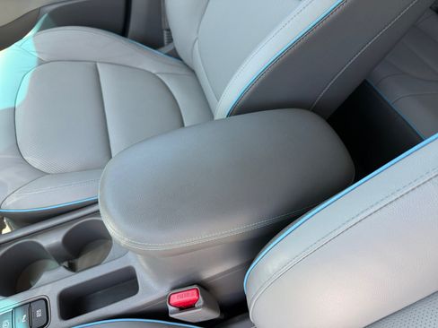 Used 2017 Kia Soul EV + FWD image 14