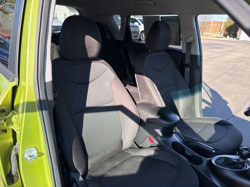 Used 2016 Kia Soul image 25