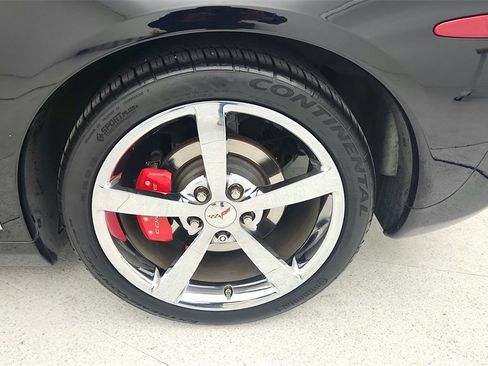 Used 2010 Chevrolet Corvette Coupe w/ 1LT image 24