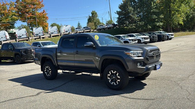 Used 2022 Toyota Tacoma TRD Off-Road AWD/4WD image 2