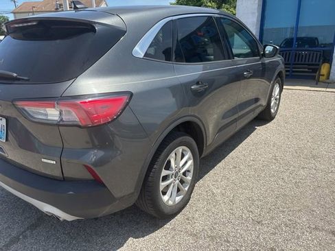 Used 2020 Ford Escape SE FWD image 2
