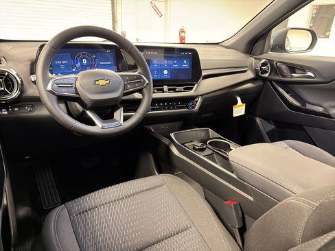 New 2026 Chevrolet Equinox LT w/ Safety and Technology Package FWD image 26