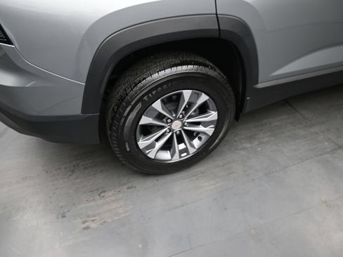 Used 2026 Chevrolet Equinox LT FWD image 11