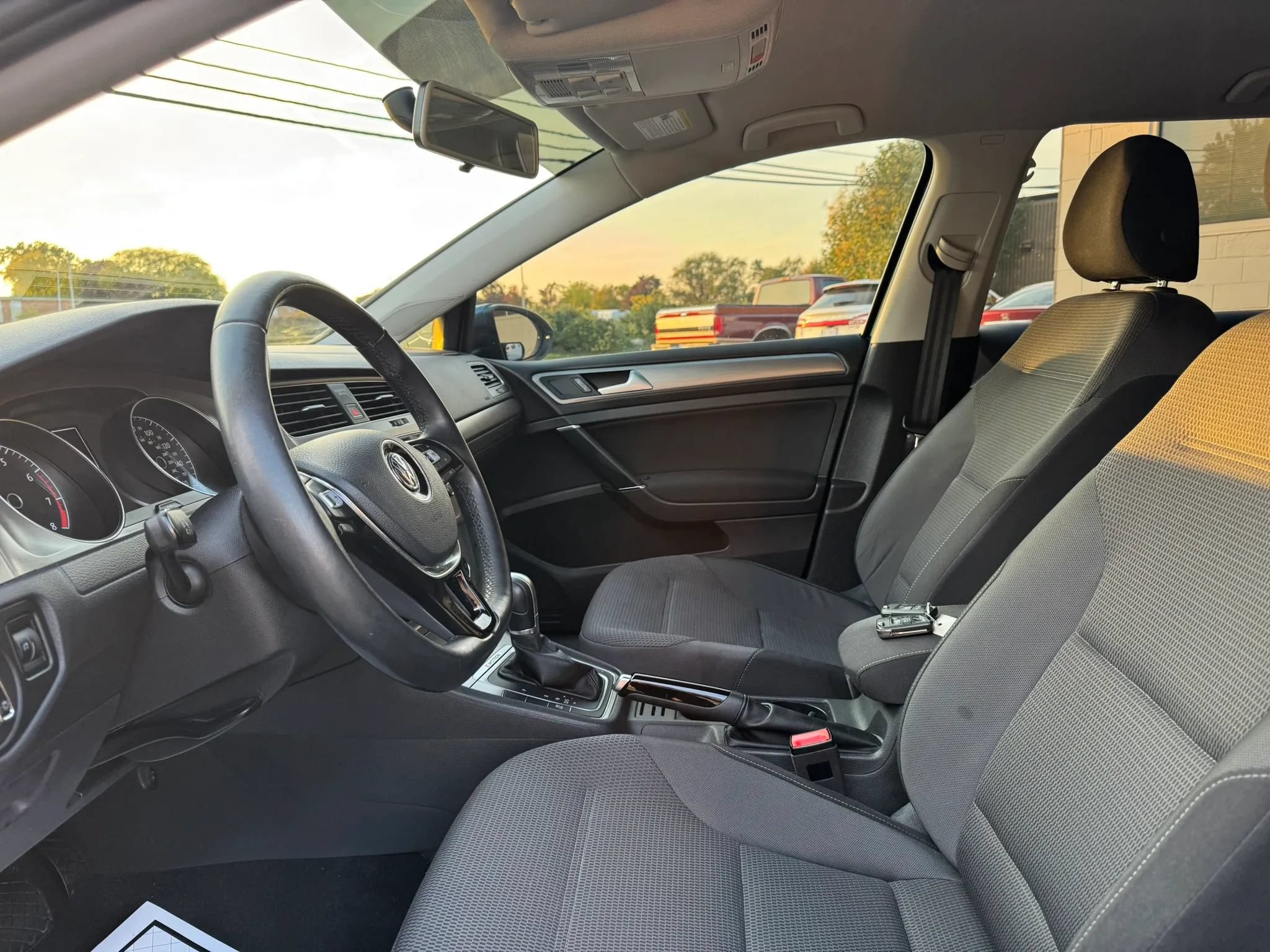 Used 2017 Volkswagen Golf S AWD/4WD image 19