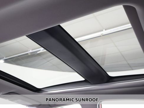 Used 2024 Toyota Camry XSE w/ Navigation Package image 4