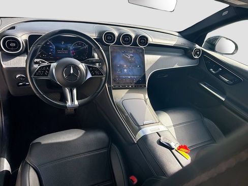 Used 2024 Mercedes-Benz GLC 300 4MATIC image 23