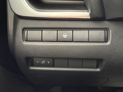 Used 2021 Nissan Rogue SV AWD/4WD image 13