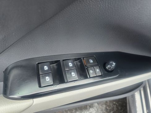 Used 2018 Toyota Camry SE w/ Protection Package (Q2) image 16