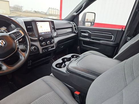 Used 2024 RAM 2500 Big Horn AWD/4WD image 30
