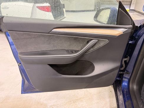 Used 2023 Tesla Model Y Long Range AWD/4WD image 10