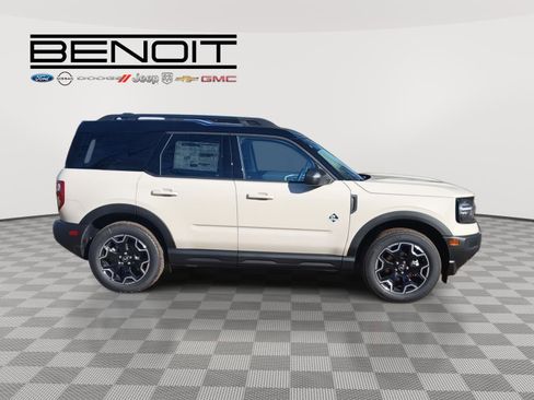 New 2025 Ford Bronco Sport Outer Banks image 4