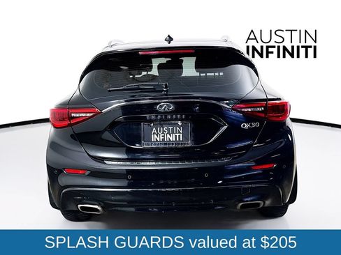 Used 2018 INFINITI QX30 Premium w/ Navigation Package FWD image 7