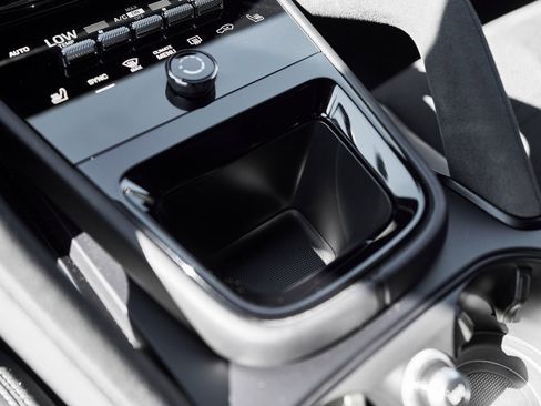 Used 2024 Porsche Cayenne Turbo GT image 70