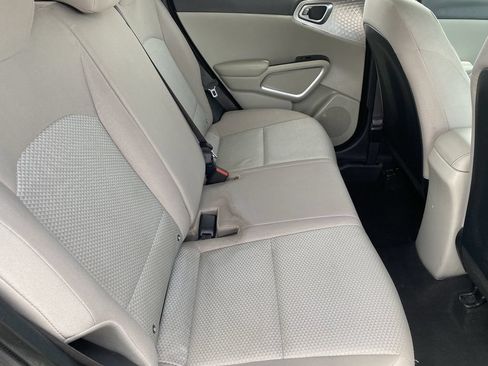 Used 2022 Kia Soul LX FWD image 18
