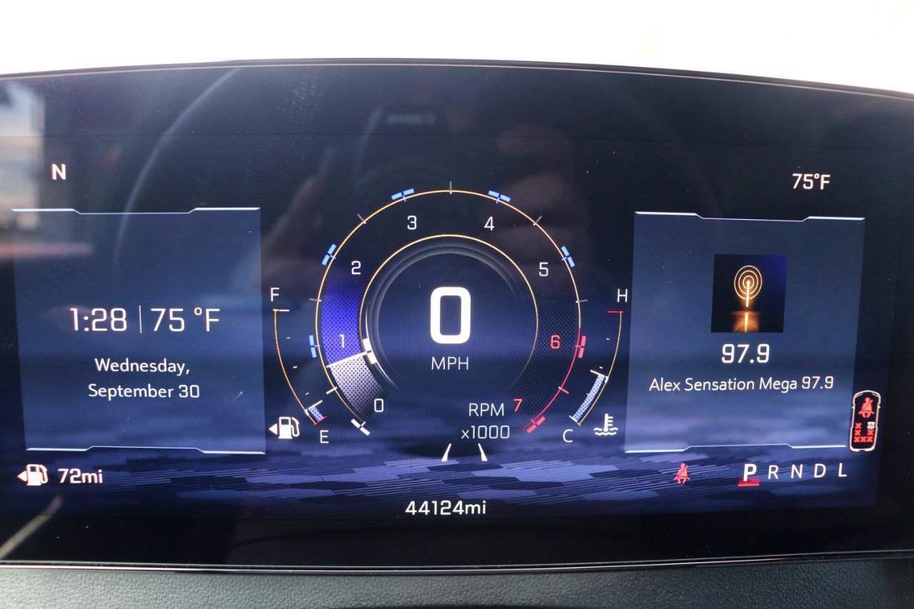 Used 2025 Chevrolet Traverse LT FWD image 30