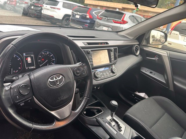 Used 2017 Toyota RAV4 XLE AWD/4WD image 15