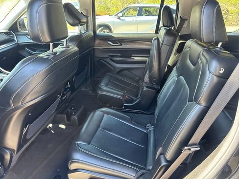Used 2023 Jeep Grand Cherokee L Limited AWD/4WD image 19