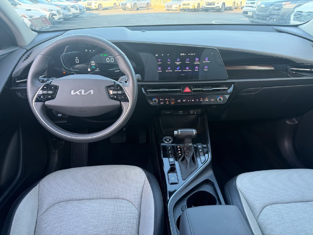 Used 2025 Kia Niro FWD image 7