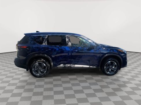 Used 2025 Nissan Rogue SV AWD/4WD image 6