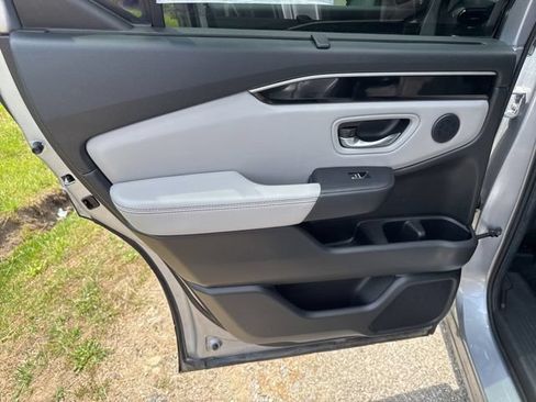 Used 2023 Honda Pilot Touring image 19