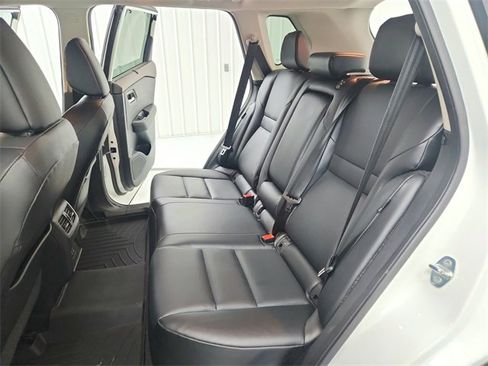 Used 2021 Nissan Rogue SV w/ Premium Package image 32