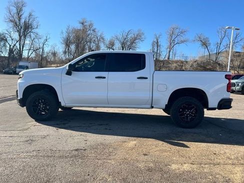 Used 2021 Chevrolet Silverado 1500 LT Trail Boss w/ Convenience Package II image 2