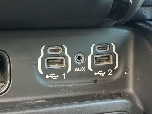 Used 2021 RAM 1500 Big Horn RWD image 25