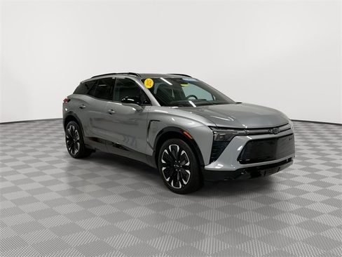 Certified 2025 Chevrolet Blazer EV RS image 13