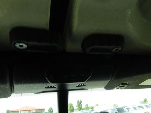 Used 2023 Jeep Gladiator Overland AWD/4WD image 22