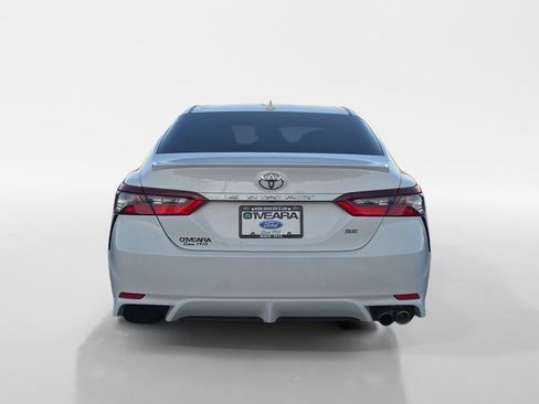 Used 2022 Toyota Camry SE image 4