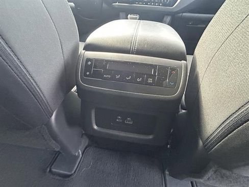 Used 2025 Nissan Pathfinder SV image 25