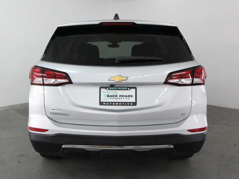 Used 2022 Chevrolet Equinox LT w/ Driver Convenience Package FWD image 8