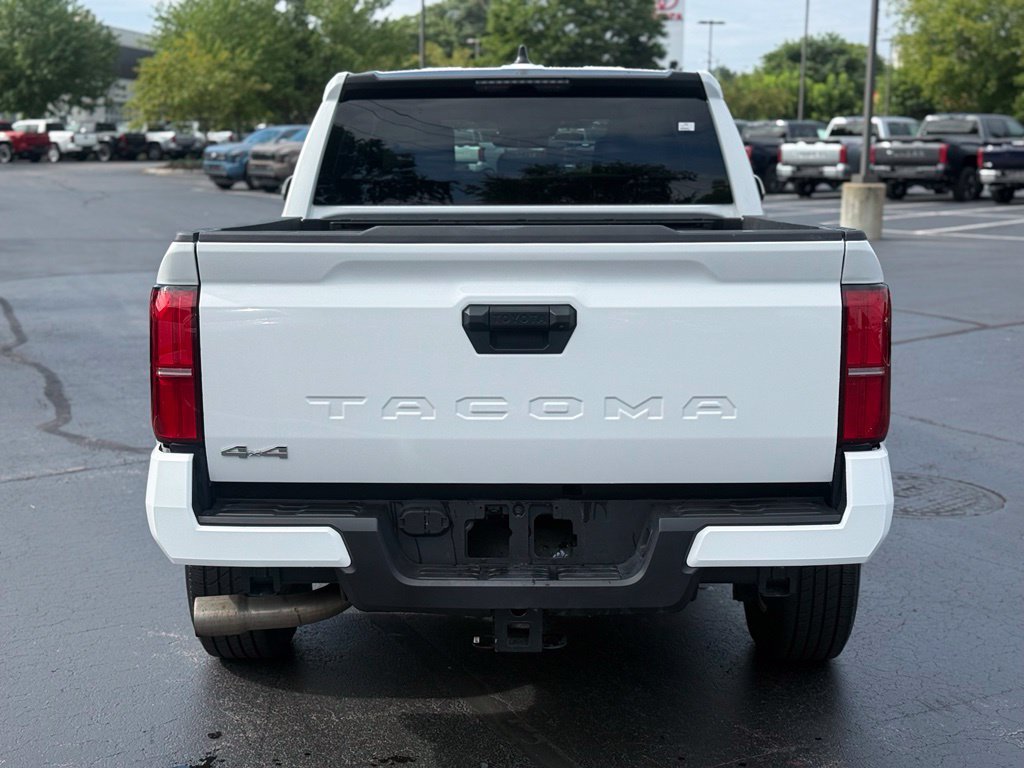 Certified 2025 Toyota Tacoma SR5 AWD/4WD image 7