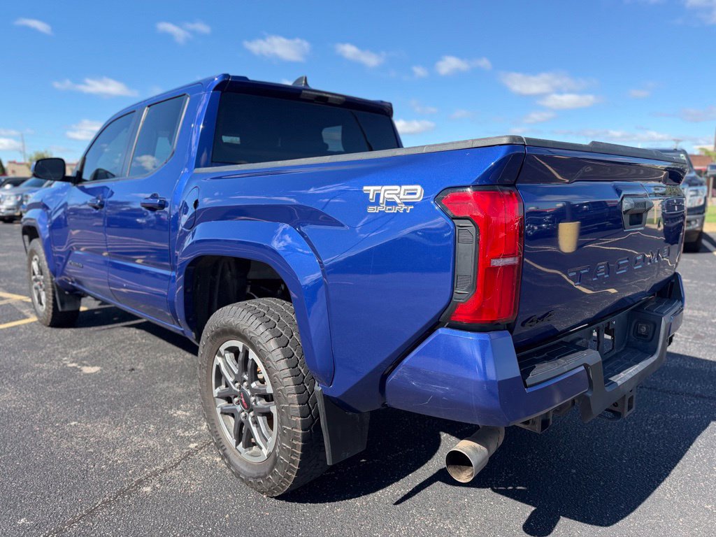Used 2024 Toyota Tacoma TRD Sport AWD/4WD image 5