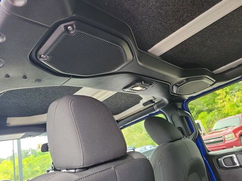 Used 2018 Jeep Wrangler Unlimited Sport S AWD/4WD image 34
