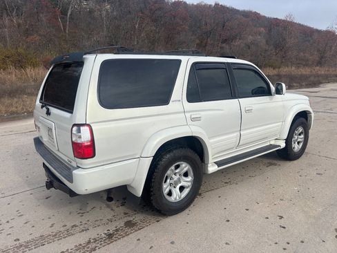 Used 2002 Toyota 4Runner Limited image 4