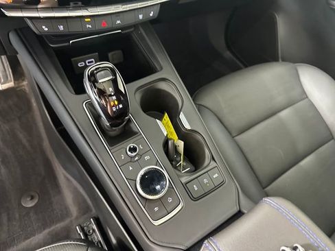 Used 2025 Cadillac XT4 Sport w/ LPO, Onyx Lite Package image 40