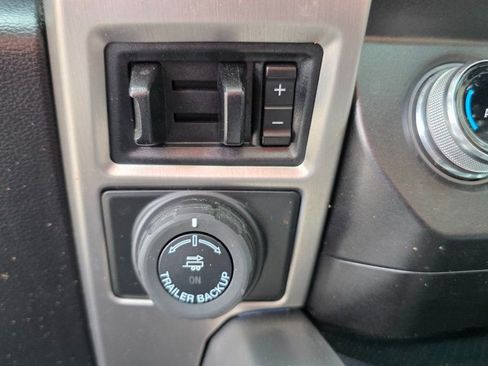 Used 2021 Ford F250 Platinum w/ FX4 Off-Road Package image 29