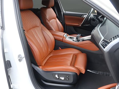 Used 2022 BMW X6 xDrive40i w/ Executive Package AWD/4WD image 22