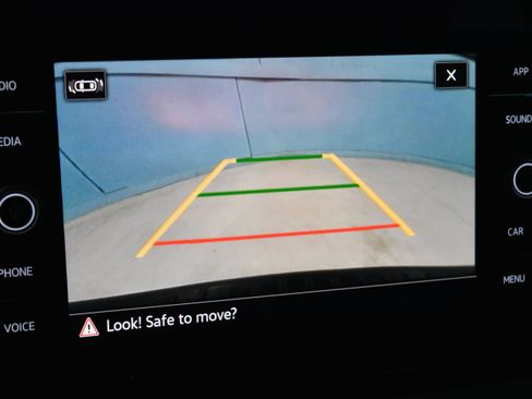 New 2026 Volkswagen Taos SE FWD image 9