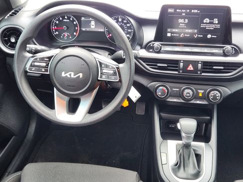 Used 2023 Kia Forte LXS FWD image 9