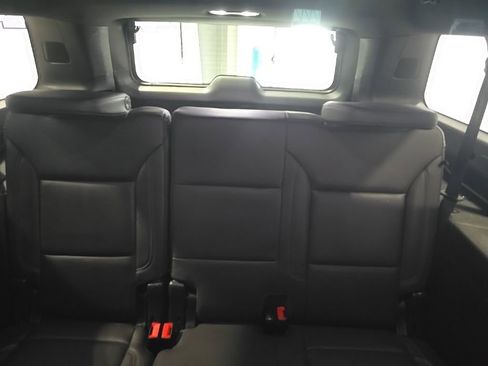 Used 2024 Chevrolet Suburban LT image 22