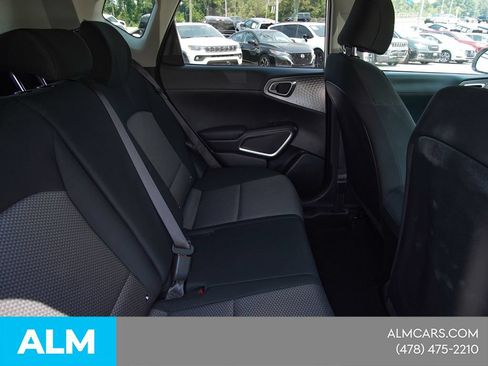 Used 2025 Kia Soul LX w/ LX Technology Package FWD image 14