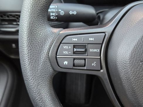 Certified 2025 Honda HR-V LX image 28