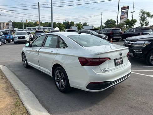 Used 2023 Volkswagen Jetta SE FWD image 5