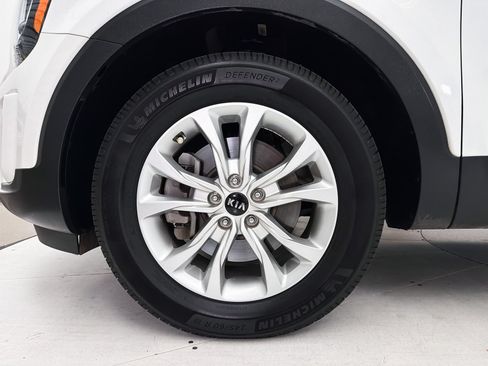 Used 2020 Kia Telluride LX AWD/4WD image 13