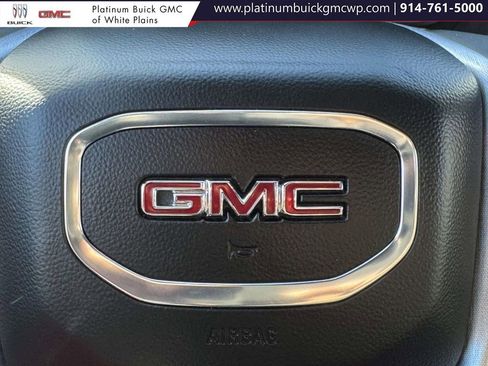 Used 2023 GMC Yukon SLT w/ SLT Luxury Package image 31