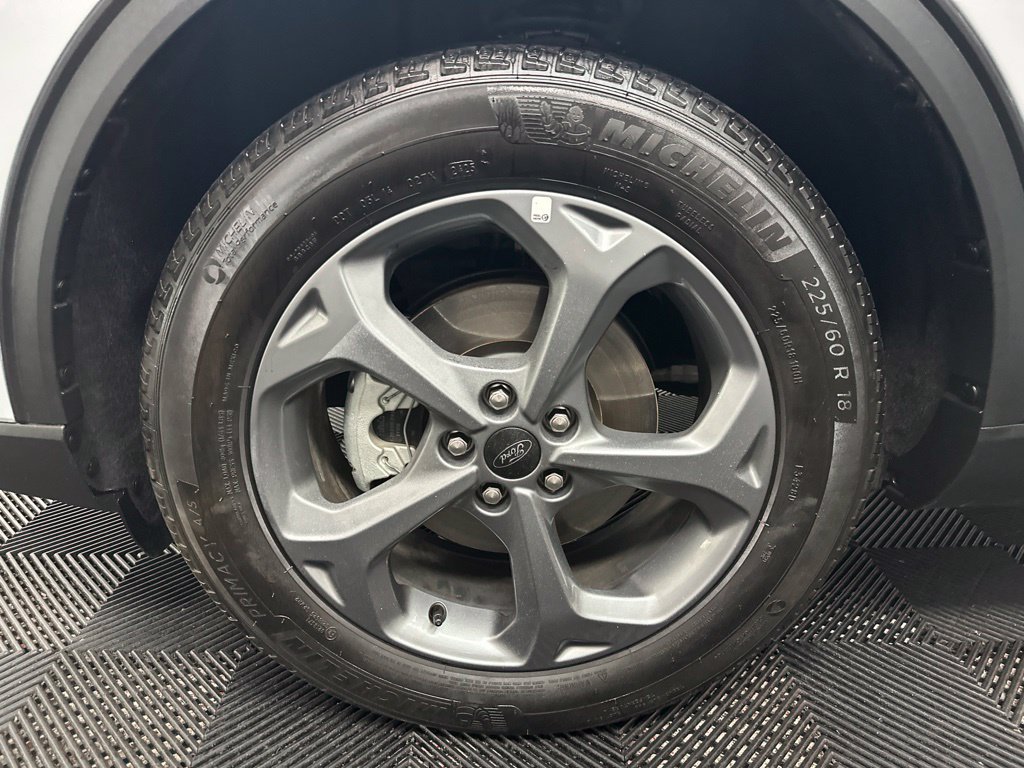Used 2025 Ford Escape ST-Line Select AWD/4WD image 37
