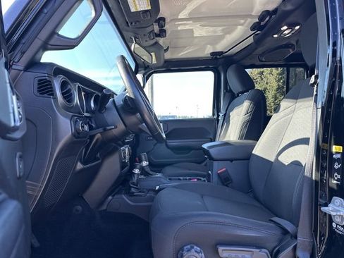 Used 2022 Jeep Gladiator Sport image 10